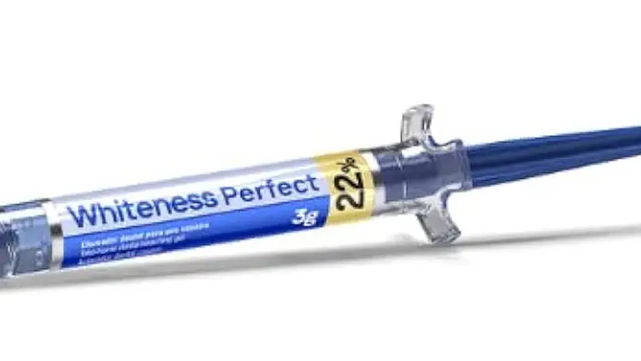 Qual a Melhor Caneta Clareadora Dental? Clareamento Profissional e Caseiro Comparado